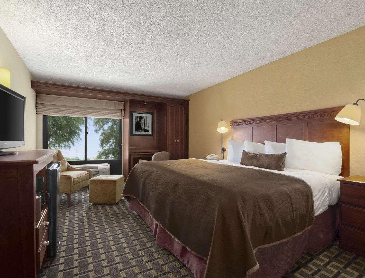 Baymont By Wyndham Lewisville Buitenkant foto